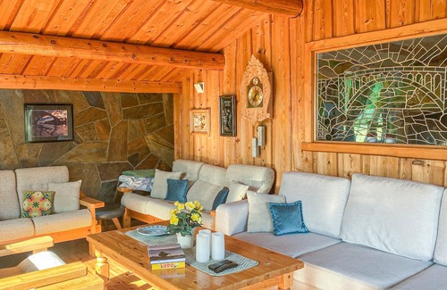 Skodje House | Fantastic house with pool directly on the fjord.
