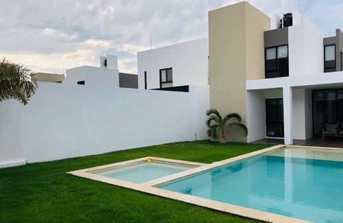 Merida House | Fantastic modern House on Beautiful private community!