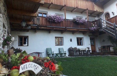 Laion Apartment | Fantastic opportunities to experience a varied holiday!nHistorical Guest House