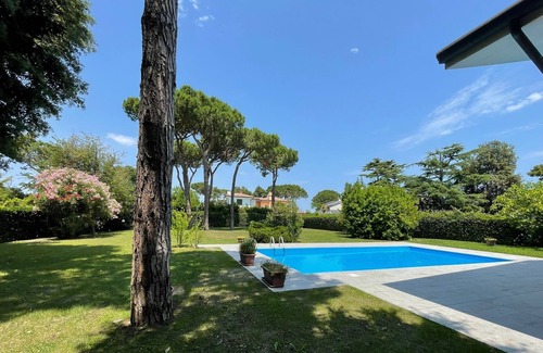 Isola Albarella Villa | Fantastic Villa with pool for 5 people on the island of Albarella