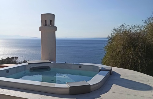 Torre delle Stelle Villa | Fantastic villa with infinity pool, 4 bedrooms and 4 bathrooms, Jacuzzi