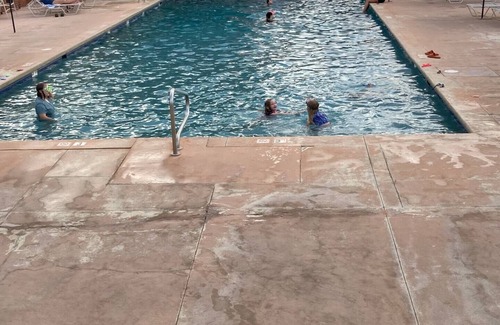 St. George Condo | Fantastic view! 2 bed 2 bath! Pools, KING bed! 10% weekly discount!