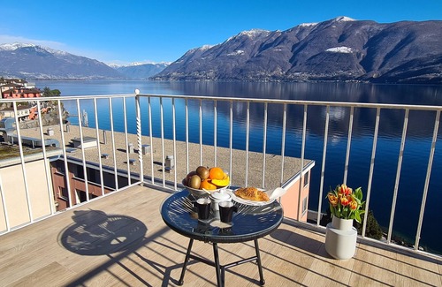 Brissago Apartment | Fantastic view with vacation apartment Lago Maggiore, 80m2, 4 persons, renovated