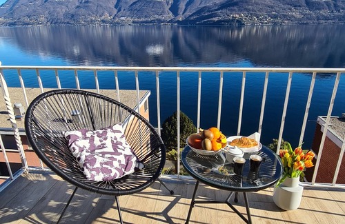 Brissago Apartment | Fantastic view with vacation apartment Lago Maggiore, 80m2, 4 persons, renovated