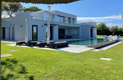 Isola Albarella Villa | Fantastic Villa with Private Pool - Luxury Holidays on Private Island Albarella