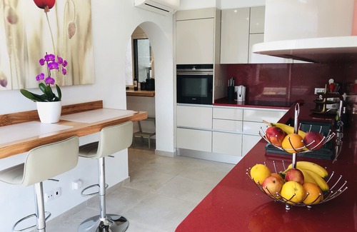 Vale de Centianes Villa | Fantastic villa 500m from beach, large heatable pool, child safety fence