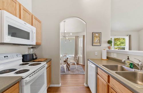 Bozeman House | Fantastic VRBO! Immaculate 2BR, 1BA house, garage