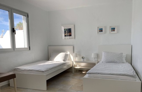 Puerto del Carmen Villa | Fantastically much modern space, private pool and the beach within easy reach