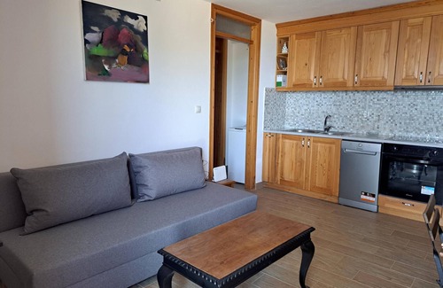 Aipeia Apartment | Fantastically situated vacation apartment above the beach near Chrani | Peloponn