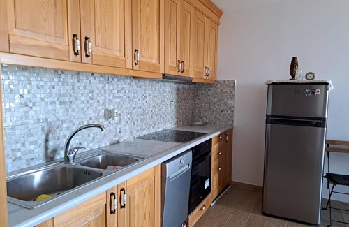 Aipeia Apartment | Fantastically situated vacation apartment above the beach near Chrani | Peloponn