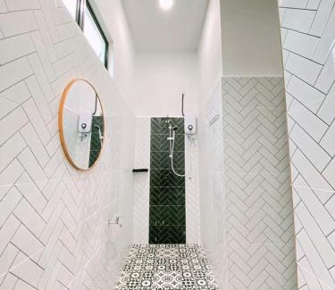 Kampung Bari Besar House | Far East Cottage D' Penarek