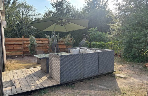 Les Eglisottes-et-Chalaures Cabin | Farmhouse cabin with indoor pool and Jacuzzi