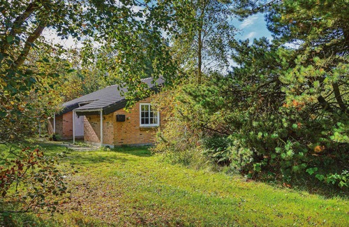 Tim House | Far from all crowds and noisy music lies this cozy cottage with room for six people.