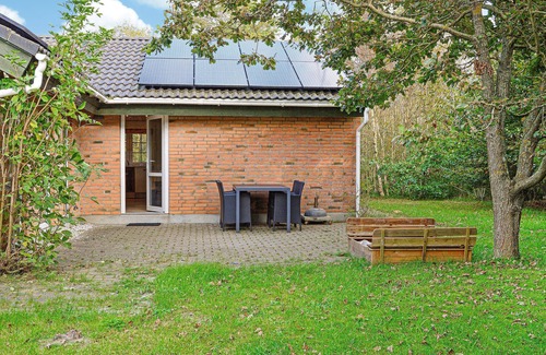 Tim House | Far from all crowds and noisy music lies this cozy cottage with room for six people.