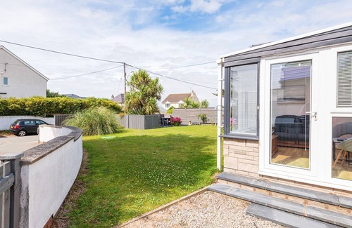 Rhosneigr House | Faraway : Spacious Family Home Near Rhosneigr Beach | Managed by Anglesey Holiday Lettings
