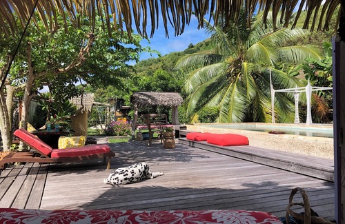 Moorea-Maiao House | FARE BAMBOO with PALAPA and shared pool