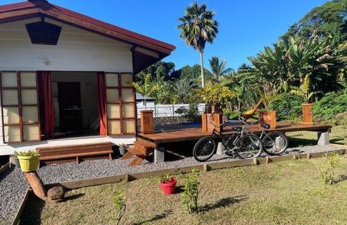 Teahupoo Ski Chalet | Fare lei , bungalow en toute simplicité