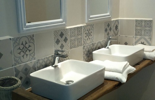 Espinchal Other | Farm dating from 1870 for lovers of the great outdoors. Sleeps 8-10 in the Cézallier.