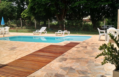 Olimpia House | Farm for season, 3 suites, pool, pool and WIFI, 10 minutes from the parks!