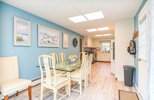 Kittery House | Farm Fun Beach Sun Kittery Maine Retreat Pet Friendly! GREAT yard!