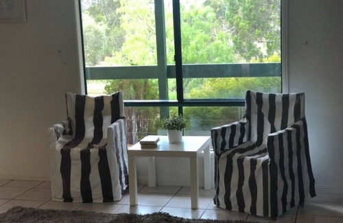 Bay Of Shoals House | Farm Home * + Air Con * Free WIFI * Beautiful Bush Views * Wildlife