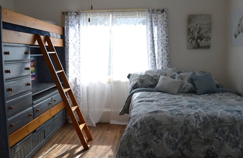Auburn Other | Farm house get away in Auburn's Gold Country Foothills.