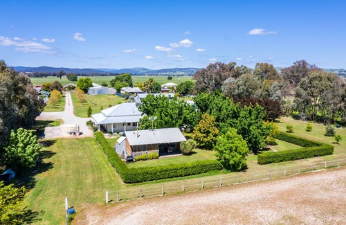 Moyhu House | Farm Stay at the Gateway to the King Valley Wine District