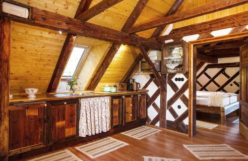 Lasko House | Farm Stay Pirc - Hayloft Apartment