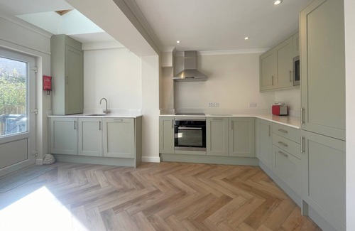 Keswick Cottage | Farmer's Retreat - sleeps 4 guests in 3 bedrooms