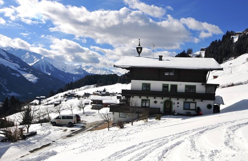 Schonbach Apartment | Farmhouse in Hollersbach with Mountain Views