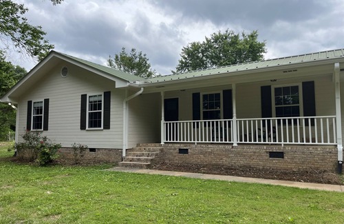 Chickamauga House | Farmhouse - A private sanctuary nHayride included with 3 or more nights