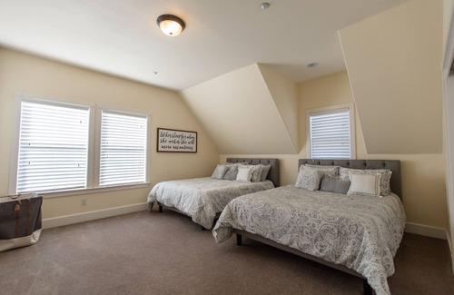 Paso Robles Other | Farmhouse at Ella's Vineyard. The perfect Paso Robles wine country retreat.