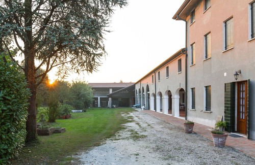 Oriago Apartment | Farmhouse at the end of the 19th century, on the Brenta Riviera convenient to Venice and Padua
