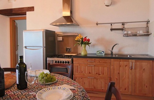 Gualdo Cattaneo Other | Farmhouse Bliss with Pool, Wine and tails