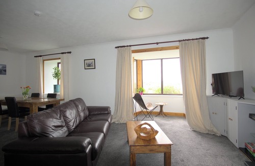 Toab Other | Farmhouse by the sea, excellent for Aurora and wildlife.