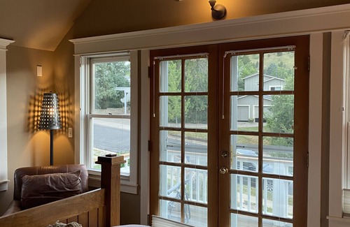 Flagstaff Other | Farmhouse Charm at the Base of the Flatirons, Steps to Chautauqua & Trails