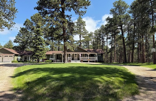 Monument House | Farmhouse Cottage Near Monument And Air Force Academy