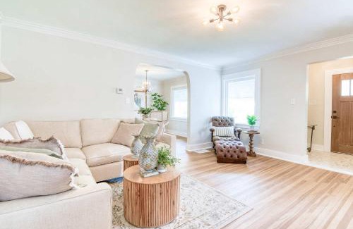University Heights House | Farmhouse Fresh 4BR Retreat
