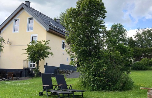 Dahlem House | Farmhouse from 1869 with modern ambience, free WLAN, oven and large garden