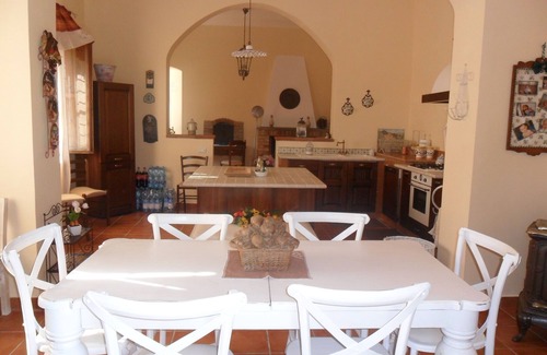Chieuti House | farmhouse in a hilly position a stone's throw from the sea