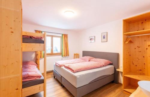Bramberg am Wildkogel House | Farmhouse in Bramberg with Sauna & Ski Access