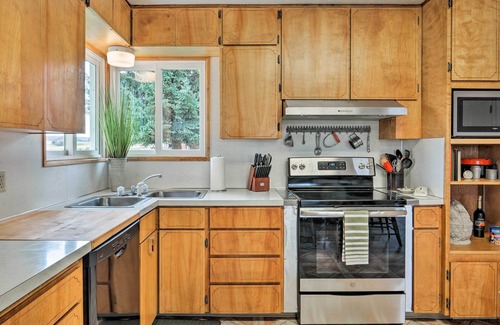 Grangeville House | Farmhouse in Country Setting Near Gravity Hill