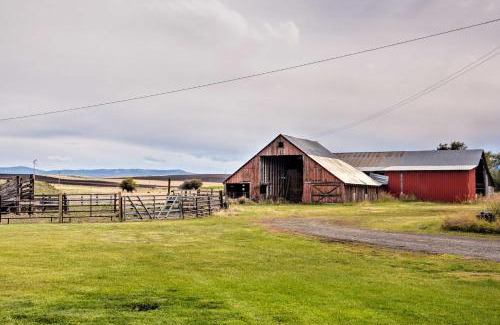 Grangeville House | Farmhouse in Country Setting Near Gravity Hill