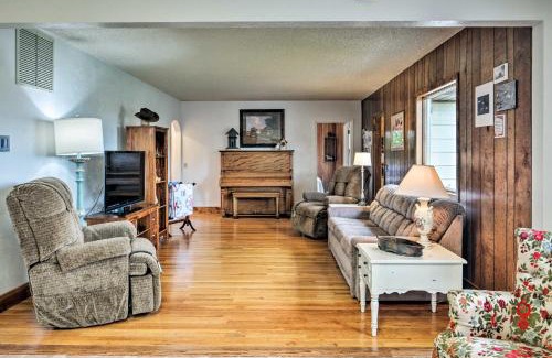 Grangeville House | Farmhouse in Country Setting Near Gravity Hill