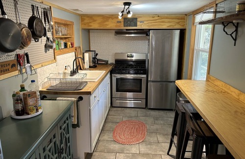 Saluda House | Farmhouse in private setting close to town