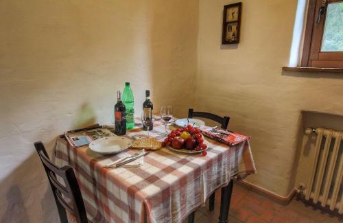 Proceno House | Farmhouse in Proceno with Pool and Hill Views