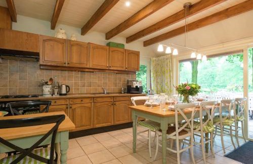 Balkbrug House | Farmhouse in Reest Valley with Sauna & Hot Tub