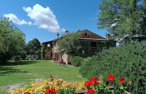 Urbino Apartment | Farmhouse in the hills. Romantic annex for 2 people. Panoramic view!
