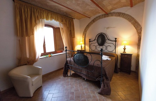 Pomarance Other | Farmhouse in Tuscany - Trilo 4/6 p. swimming pool wifi garden parking restaurant