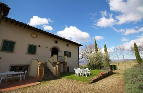 Poppi Apartment | Farmhouse in Tuscany with Pool & Valley Views